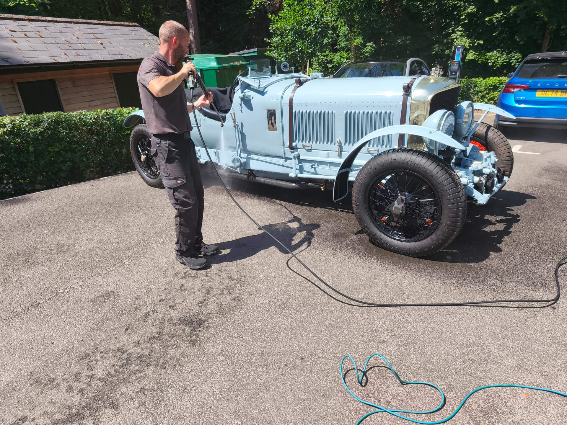 Case Study Bentley Event (2) Case Study Bentley Event (2)